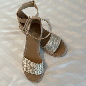 Tommy Bahama Cream Sandals with Woven Straps